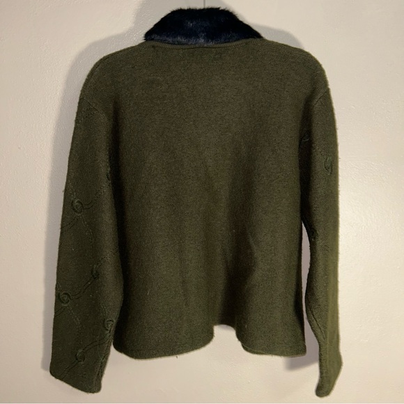 Women's VTG tally ho wool  Green SWEATER  with Faux Fur Collar - Picture 2 of 4